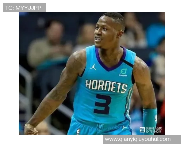 罗齐尔展现夸张腰臀魅力邀网红观战引皮二爷关注 罗齐尔展现夸张腰臀魅力邀网红观战引皮二爷关注